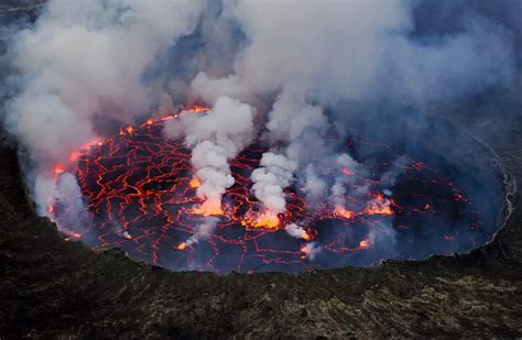 Mount Nyiragongo - volcano with lava lake | Wondermondo