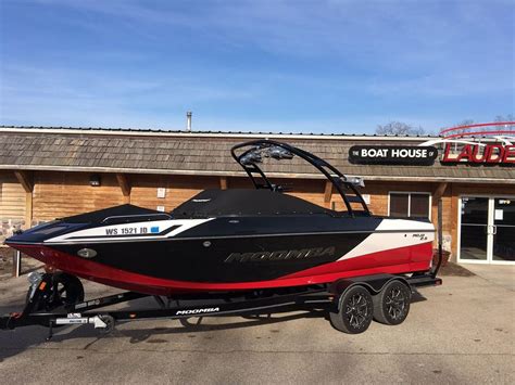 2014 Moomba Mojo 23 Foot Black White 2014 Moomba Boat In Elkhorn Wi