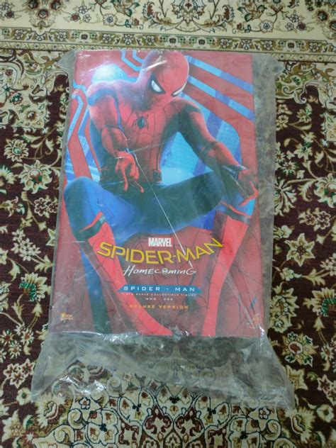 HOT TOYS SPIDER MAN HOMECOMING DELUXE VERSION BIB Hobbies Toys Toys Games On Carousell