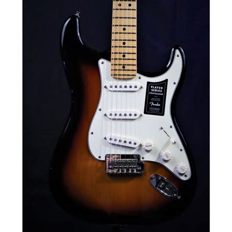 Fender Player Stratocaster® Maple Fingerboard 3 Color Sunburst