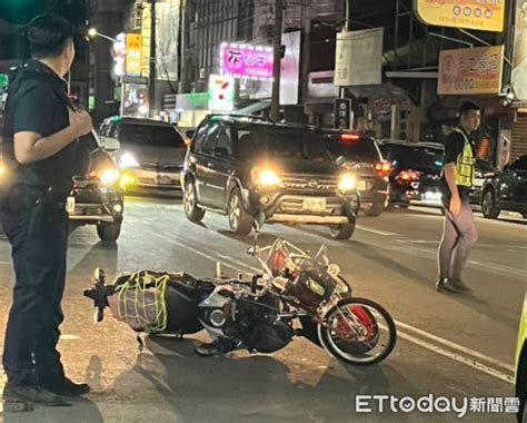 雲林三寶婦橫越四線道車陣 遭直行機車擊落！撞擊影片曝 Ettoday社會新聞 Ettoday新聞雲