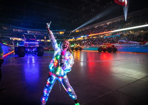Hot Wheels Monster Trucks Live Glow Party Chase Center