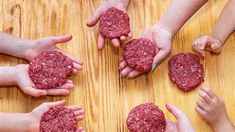 Piden especial cuidado con el consumo de carne picada en niños