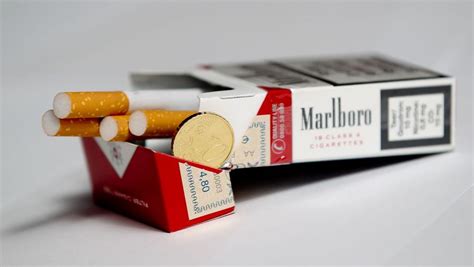 Dimanche Le Paquet De Marlboro Marque La Plus Vendue En France