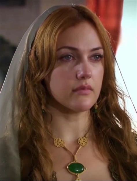 Pin By On Art Meryem Uzerli Muhte Em Y Zy L