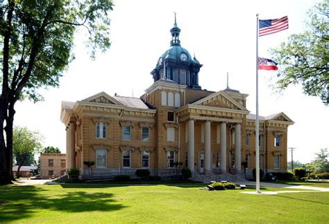 Union County Courthouse Stock Photo - Download Image Now - iStock