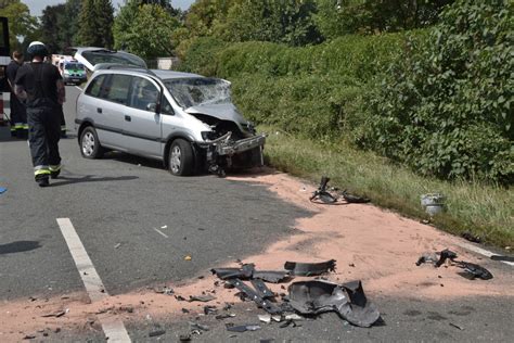 T Dlicher Unfall In N Rnberg Mann Kracht In Gegenverkehr Und