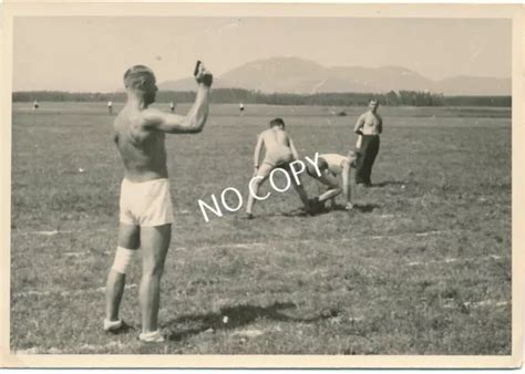 Foto Wk Soldaten Wehrmacht Halbnackt Nude Sport Polen Polska A