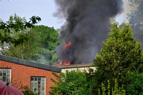 Fotos vom Feuerwehreinsatz in Marl Sinsen Lagerhalle an der Wallstraße