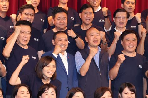 同框韓國瑜、戰鬥藍立委侯選人祝高票當選 侯友宜 藍白合往前走、贏回公平正義、中華民國安全 風傳媒