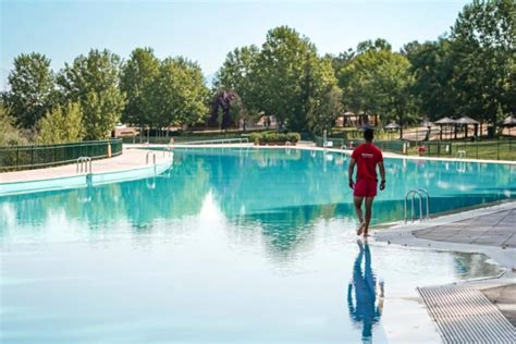 One Of The Largest Swimming Pools In Spain Is In Madrid