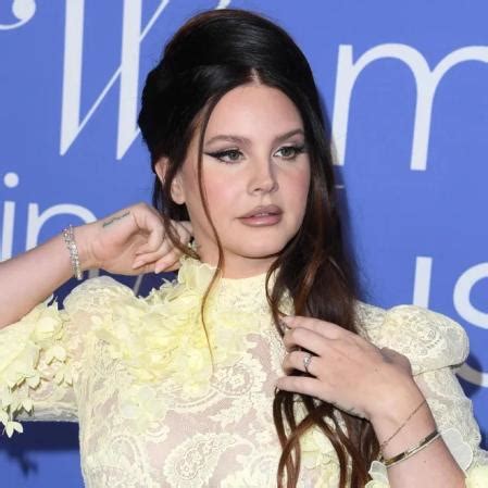 Lana Del Rey Se Compromete Con El Productor Y Empresario Evan Winiker