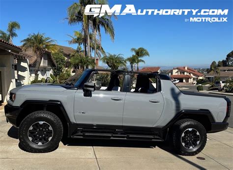 2024 GMC Hummer EV Pickup 3X Meteorite Metallic GNO GMA Photos