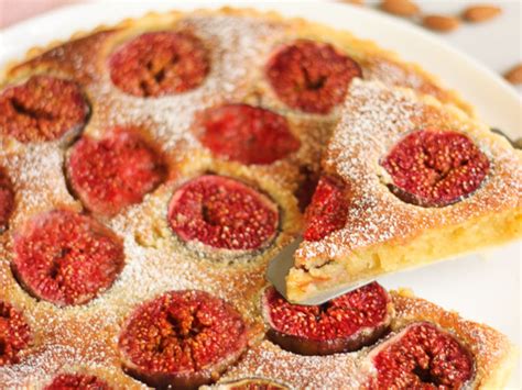 Tarte aux figues caramélisées amandes et miel Recette par Elle mijote