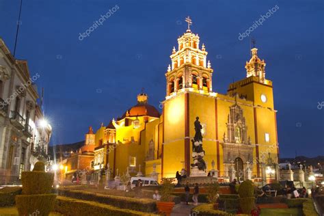 La Icónica Iglesia Amarilla En Guanajuato México Fotografía De Stock