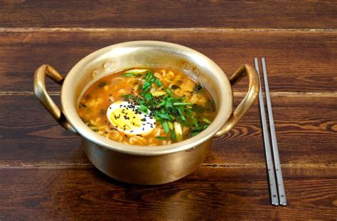 Resep Ramyeon Ala Korea Berbahan Dasar Mi Instan