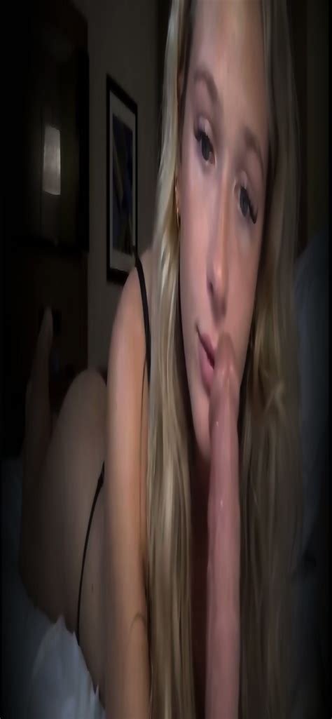 Girl Webcam Dildo Blowjob In Bed