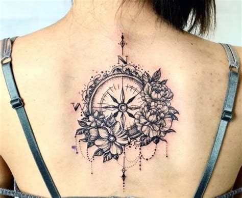 Kompas tattoo: betekenis en 60 ideeën ter inspiratie