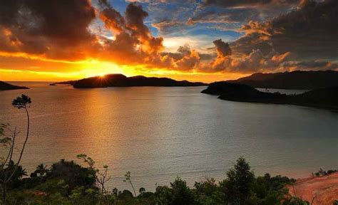 Mandeh islands day tour start Padang - Melampa Indonesia