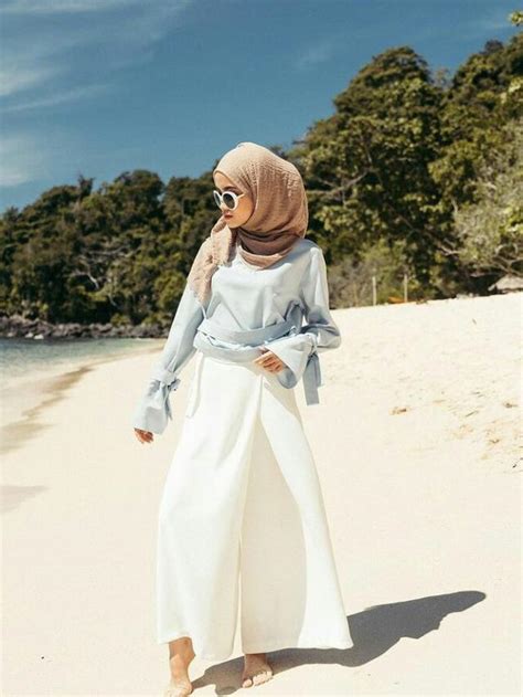 Tren Outfit Ke Pantai Hijab Untuk Inspirasi Gaya Kamu Saat Liburan