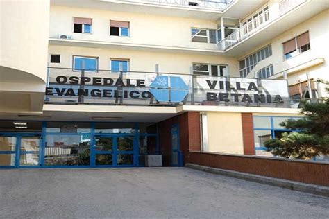 SALUTE ALL OSPEDALE BETANIA DI NAPOLI INTERVENTO CHIRURGICO SU