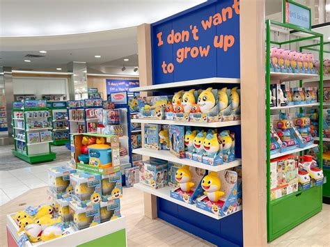 Mall of America on Twitter: "Your go-to toy shop is back! 🧸 @ToysRUs has arrived at @Macys with ...