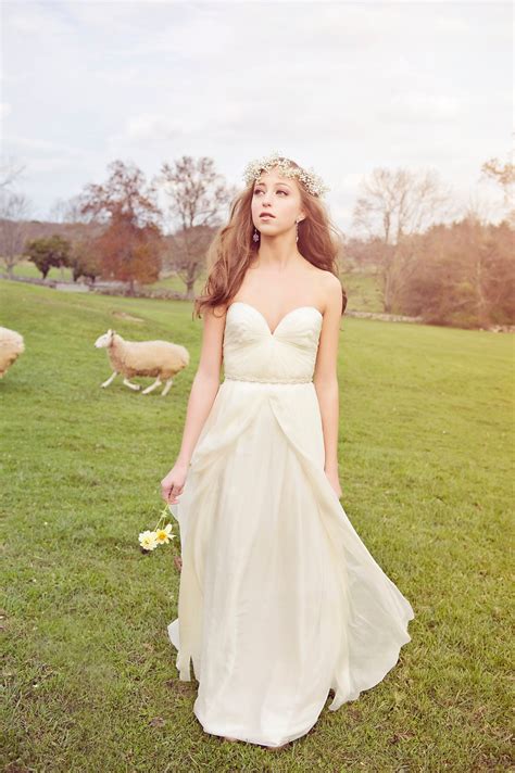 25 Beautiful Rustic Wedding Dresses Ideas - Wohh Wedding