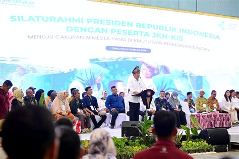 FOTO Silaturahmi Dengan Peserta JKN KIS Presiden Jokowi Pastikan