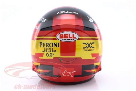 Bell 1 2 Carlos Sainz 55 Scuderia Ferrari Fórmula 1 2024 capacete