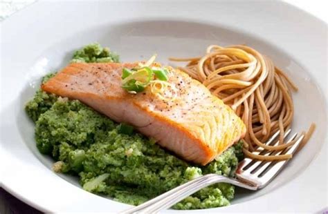 Zalm Op Een Bedje Van Broccolipuree Newfysic