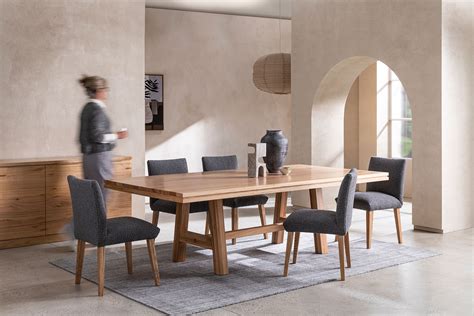 Zuri Dining Table Berkowitz Furniture