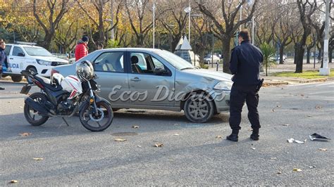 Motociclista Hospitalizado Tras Colisionar Con Un Auto Ecos Diarios