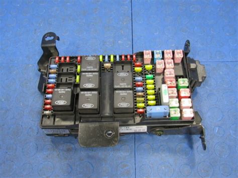 03 05 Ford F250 F350 Super Duty Excursion Under Dash Fuse Box 3c7t 14a067 Dc 180 Importapart