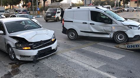 Otomobil ile hafif ticari araç çarpıştı 2 yaralı Aydın Haberleri