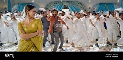 DARBAR Wearing Sari Nayanthara In Gray Yogi Babu Wearing Jeans