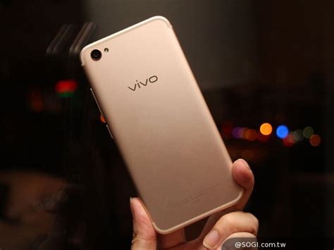 前置2000万柔光双摄vivo X9速玩体验自拍也能背景虚化Selfie一族大爱此功能