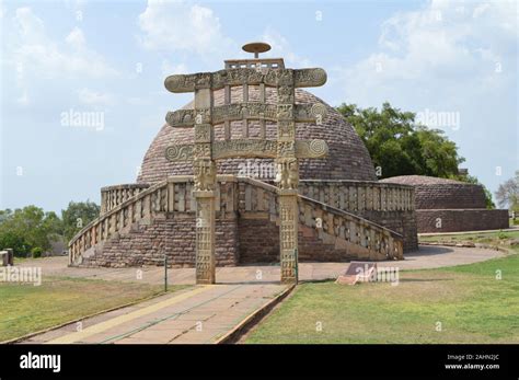 Sanchi Stupa Sanchi Madhya Pradesh India Stock Photo Alamy