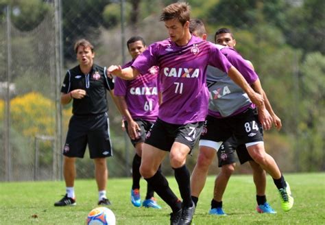 Athletico Paranaense Site Oficial Em Busca Da Lideran A Furac O