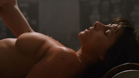 Roxanne Pallett Nua Em Wrong Turn 6 Pânico Na Floresta