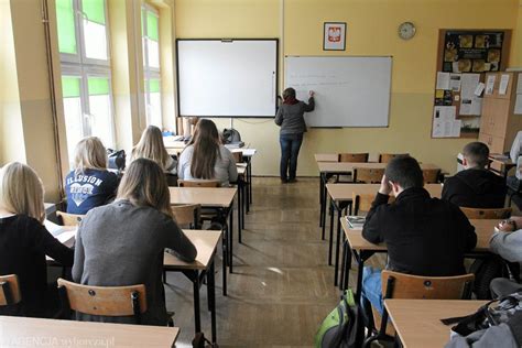 Mit o Demeter i Korze Streszczenie i motyw miłości antycznej omówienie