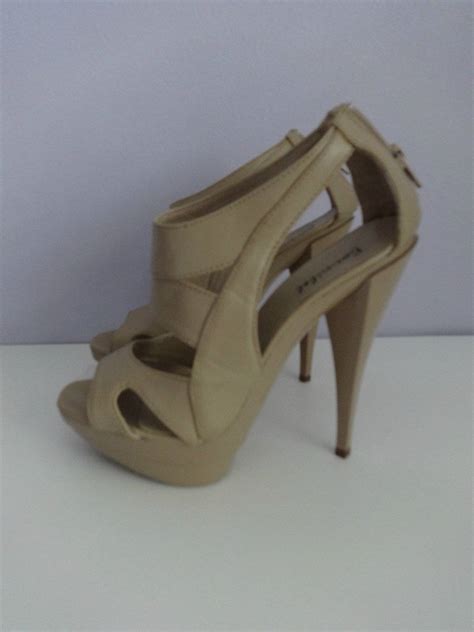 Bonnibel Nude Tan Colored Platform Pumps With 5 5 Heel Size 7 5 EBay
