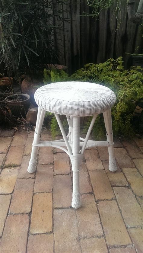 Cute White Wicker Vanity Stool Or Accent Table