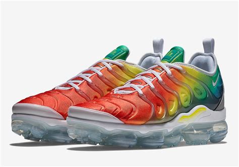 Nike Vapormax Plus Rainbow First Look