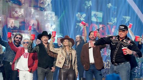 Toby Keith Honored At Cmt Music Awards With Tribute Performance By