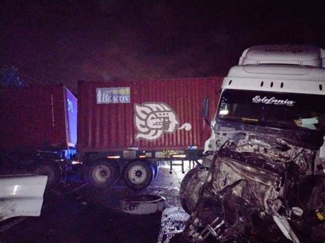 Aparatoso accidente automovilístico deja 4 heridos en la Xalapa Veracruz