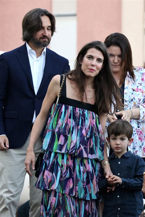 Vid O Charlotte Casiraghi Et Gad Elmaleh Leur Fils Rapha L Tr S