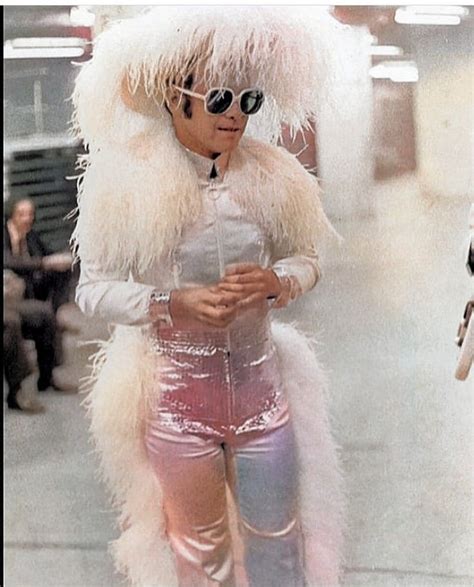 Photos Elton John S Outfits Through The Years Artofit