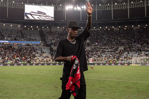 Publica O De Vin Cius Junior Agita A Torcida Do Flamengo E V Deo