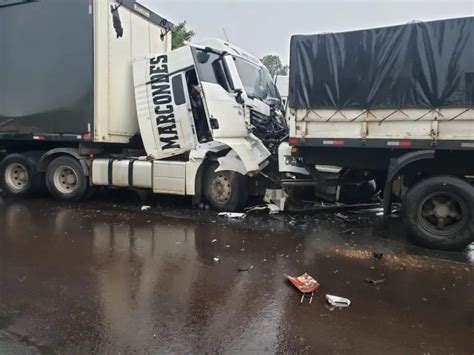 Amigos e familiares lamentam mortes em trágico engavetamento na BR 277