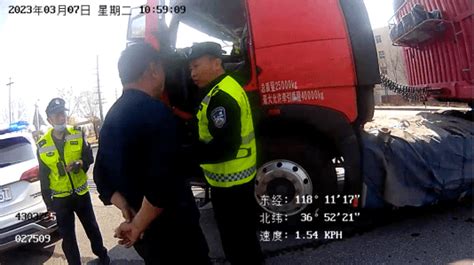 无证驾驶超载大货车！淄博交警：严查！杨某进行检查